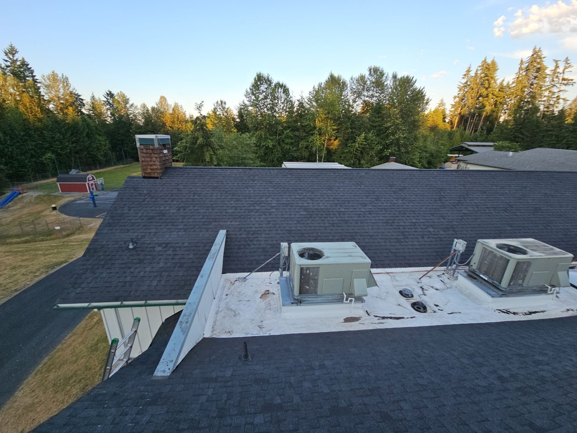 Amor Roofing Antique Black asphalt roof in Woodinville, a 04