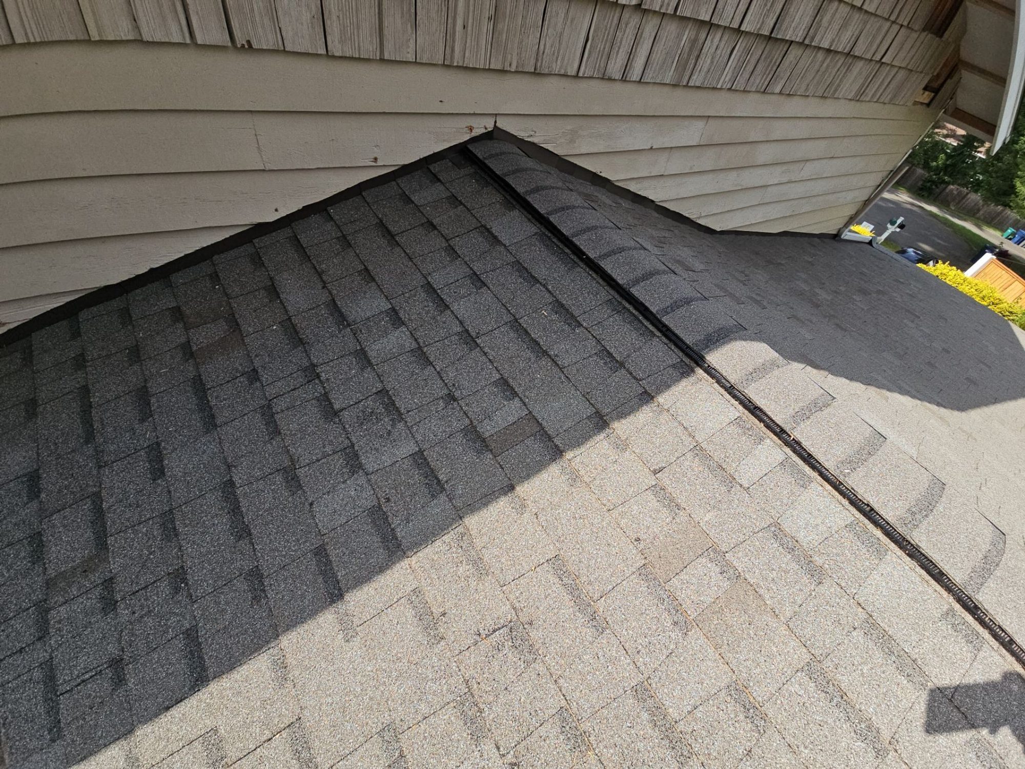 Finished Pabco Premier Weathered Wood asphalt shingle roof, Woodinville, WA
