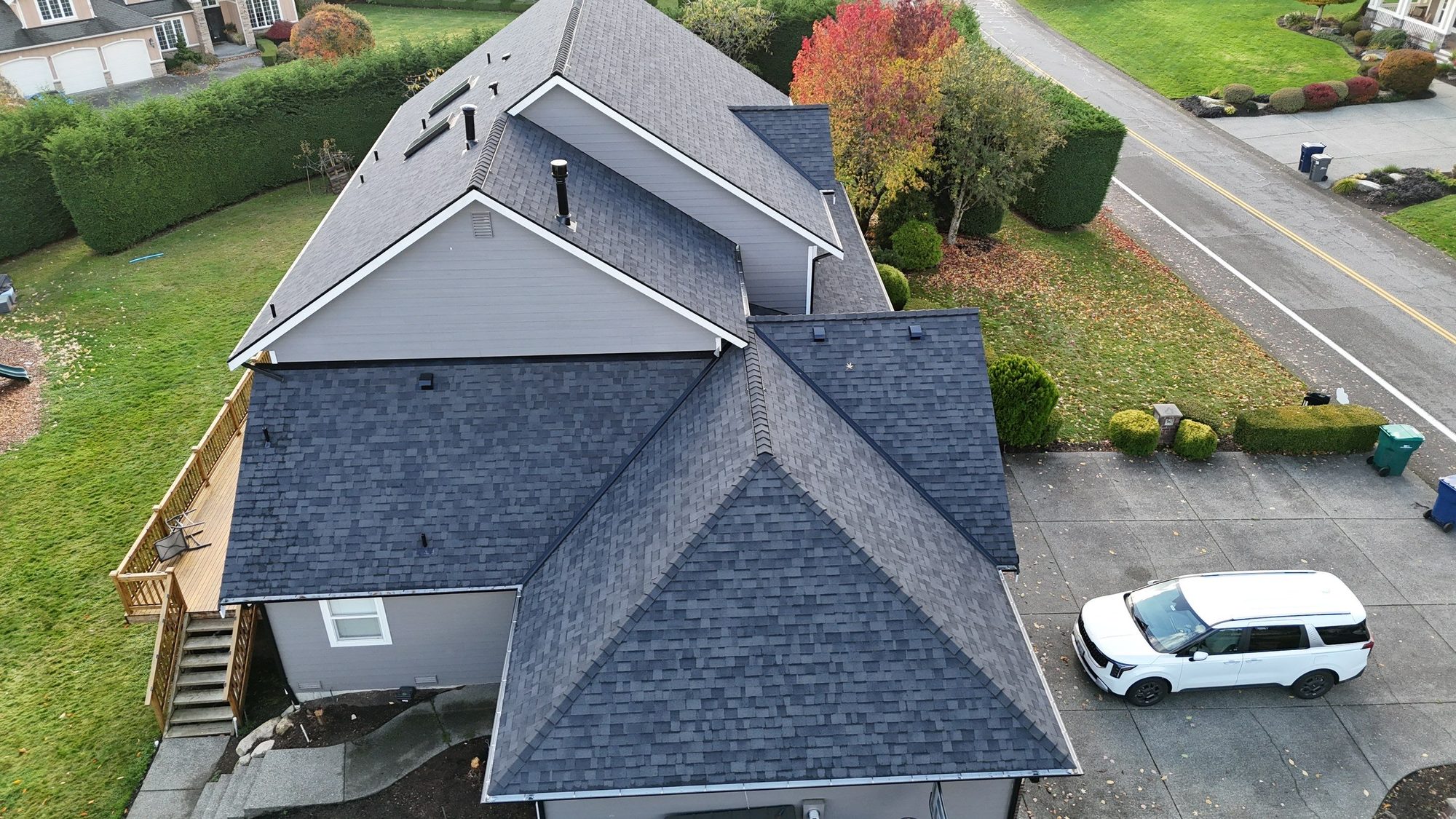 Aerial view of a finished asphalt shingle roof in Snohomish, WA, photo 2