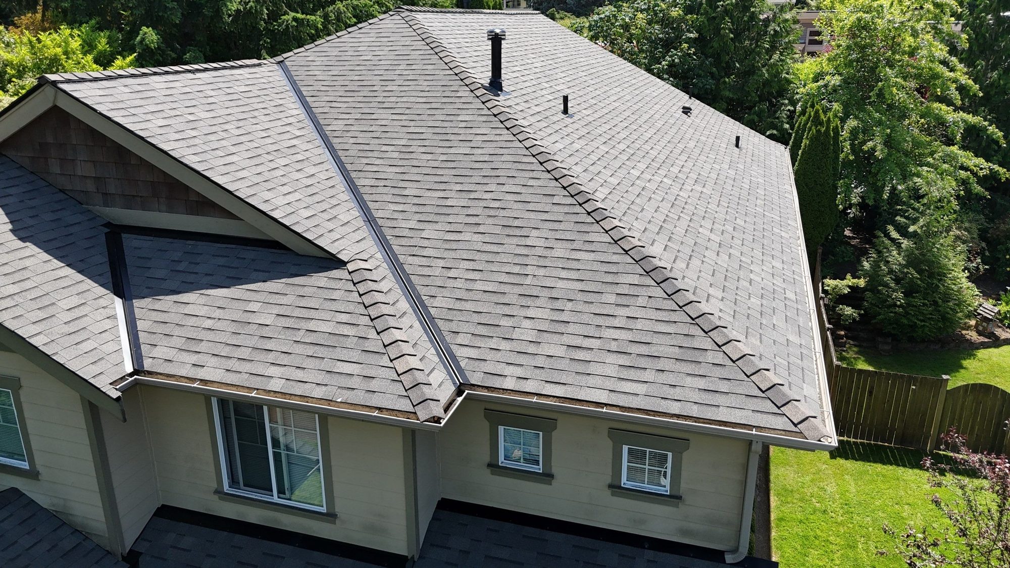 Drone view of the finished Malarkey Vista Weathered Wood asphalt shingle roof, Kenmore, WA, by Amor Roofing