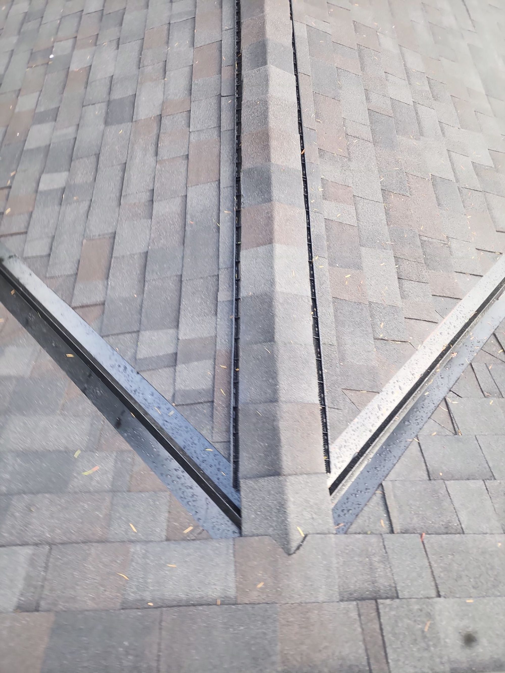 Amor Roofing Black Oak asphalt roof in Snohomish, valley detail