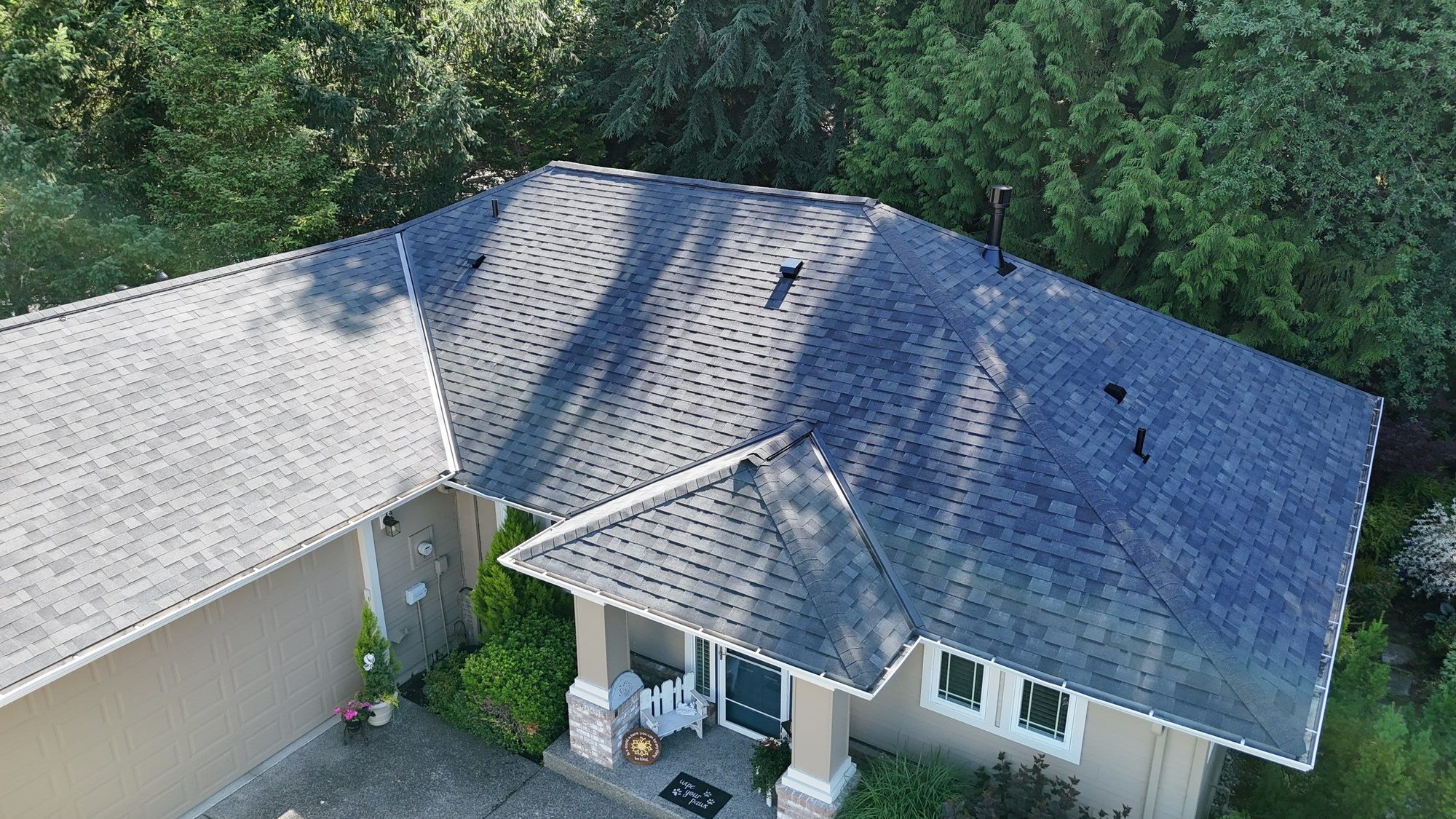 Amor Roofing Midnight Black asphalt roof in Redmond, a hero
