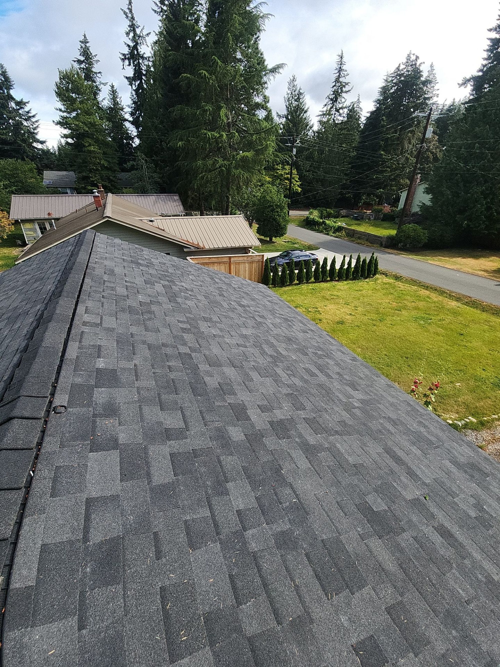 Amor Roofing Midnight Black asphalt roof in Edmonds, a roof plane