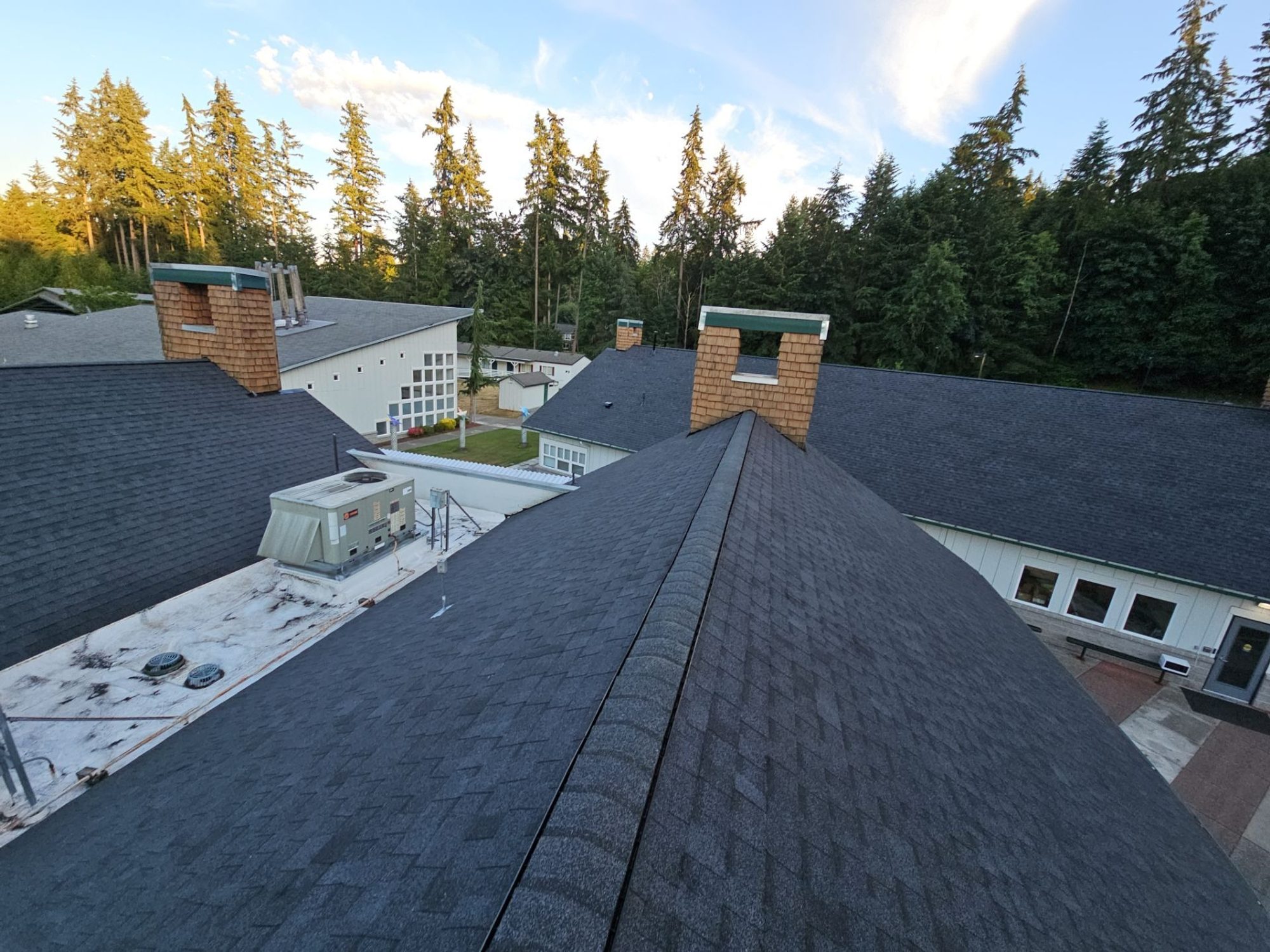 Amor Roofing Antique Black asphalt roof in Woodinville, a 03