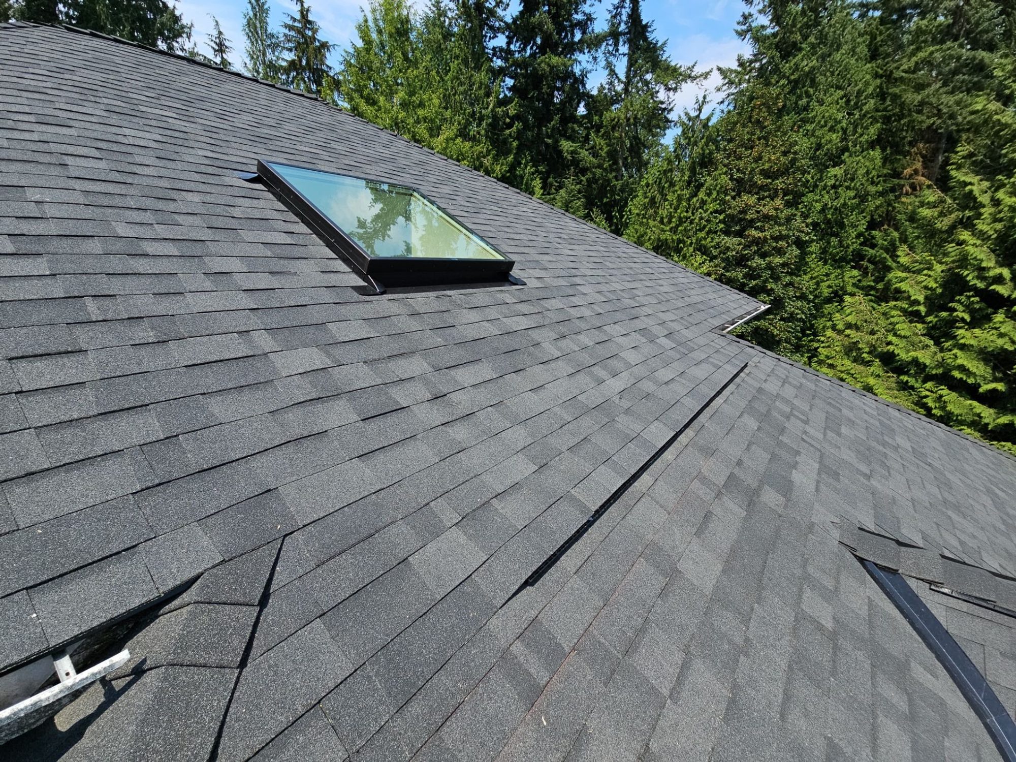 Amor Roofing Midnight Black asphalt roof in Lake Stevens, a 02