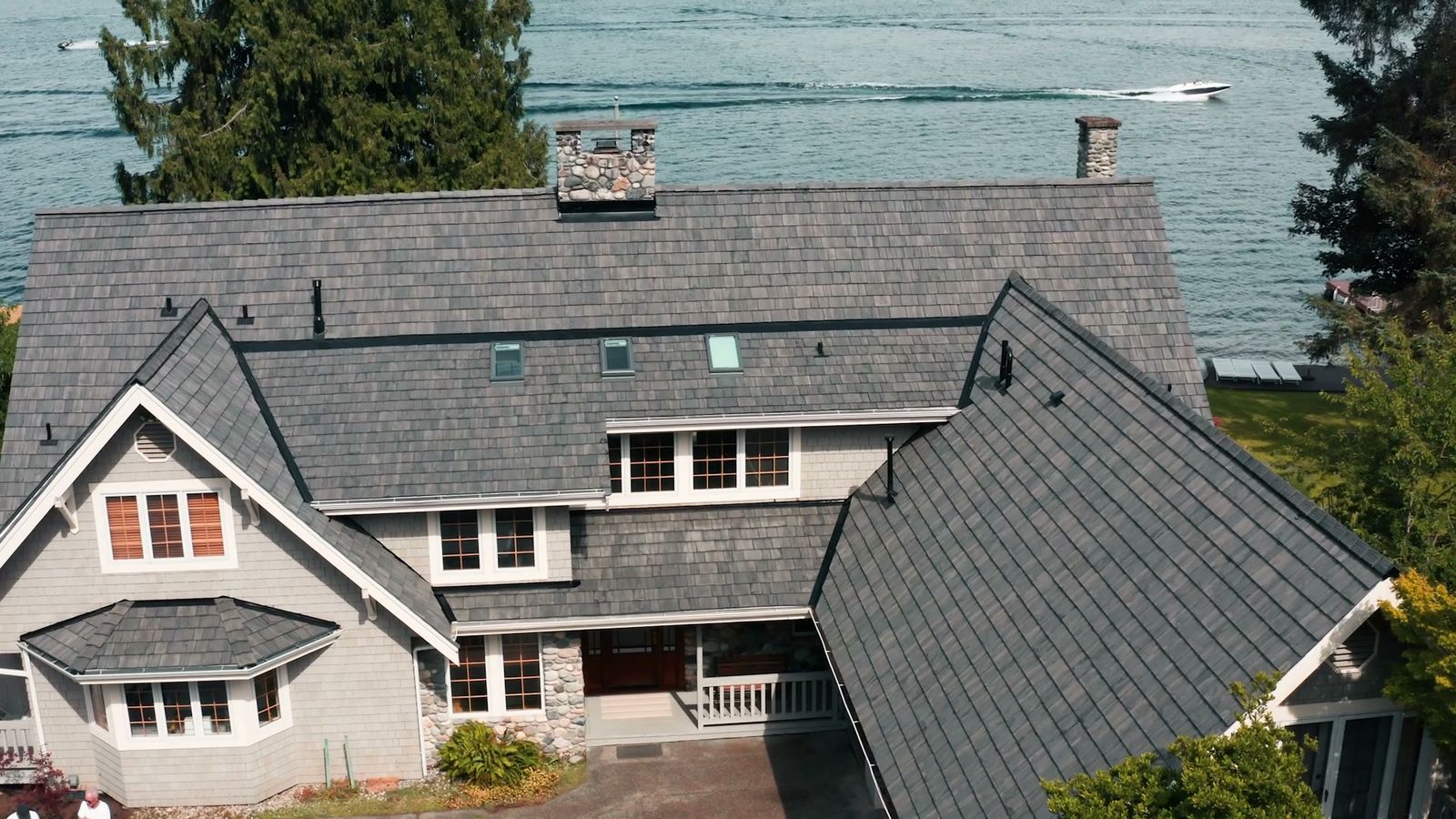 Finished composite shake roof on a waterfront home at Lake Goodwin in Stanwood, WA
