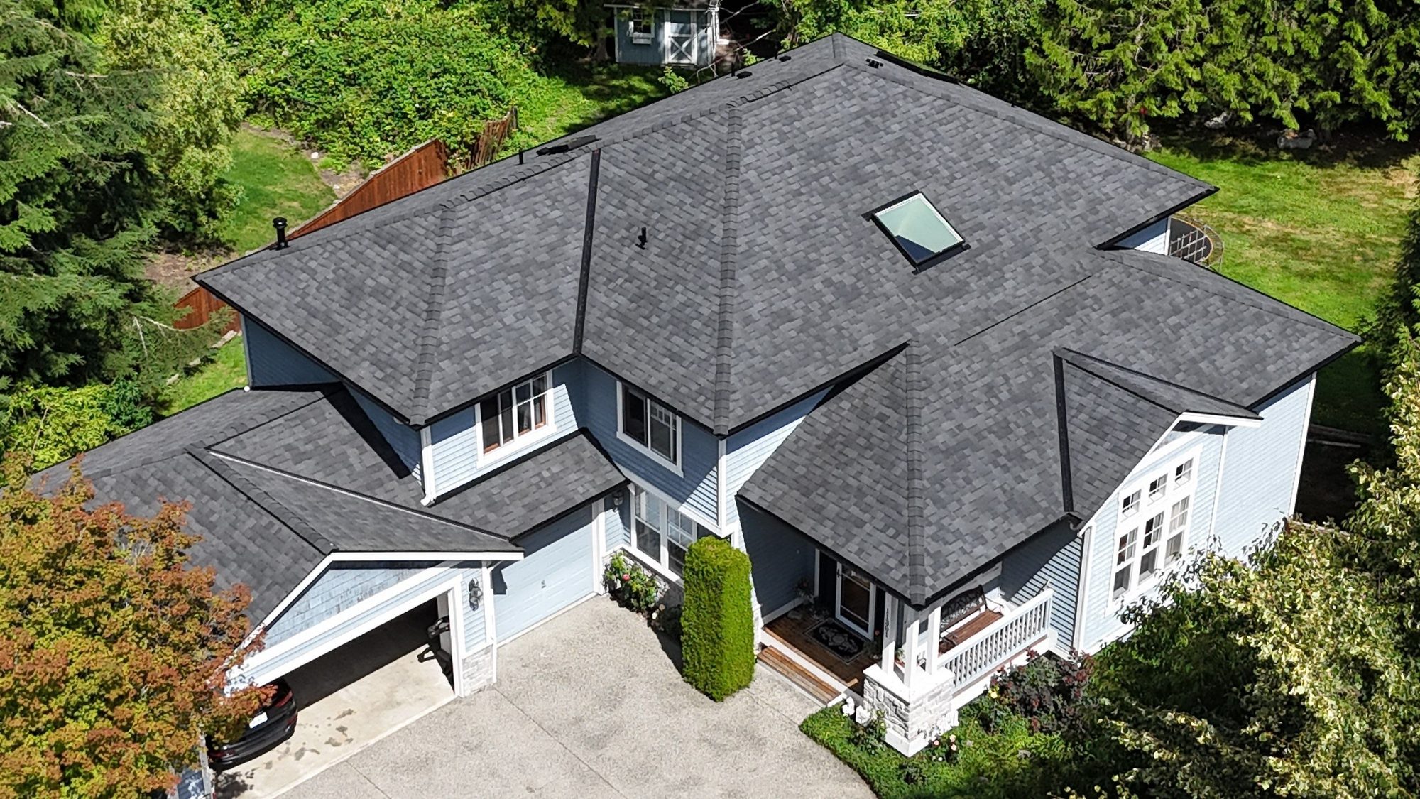 Amor Roofing Midnight Black asphalt roof in Lake Stevens, a hero