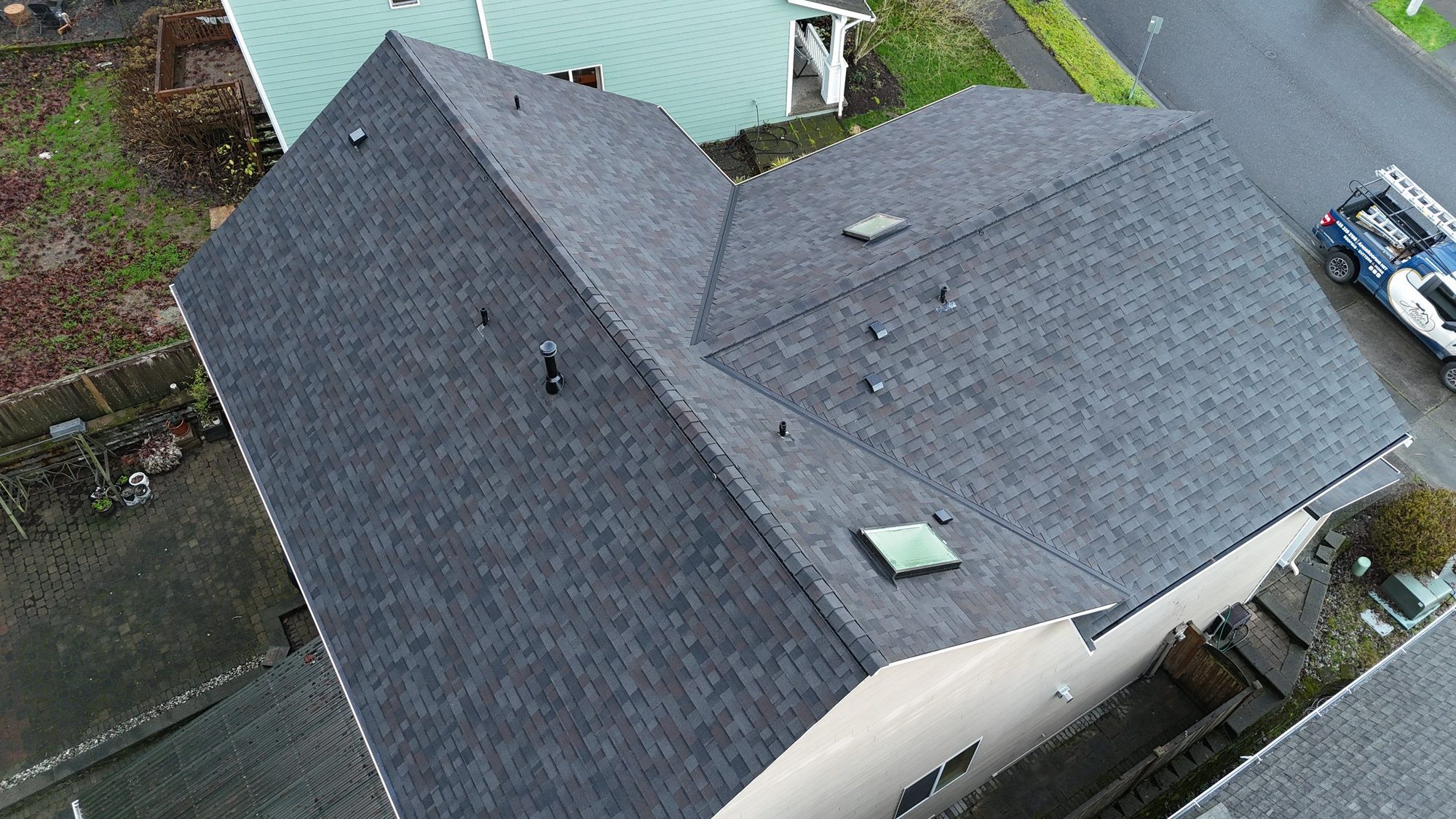 Amor Roofing Black Oak asphalt roof in Snohomish, aerial roof 02