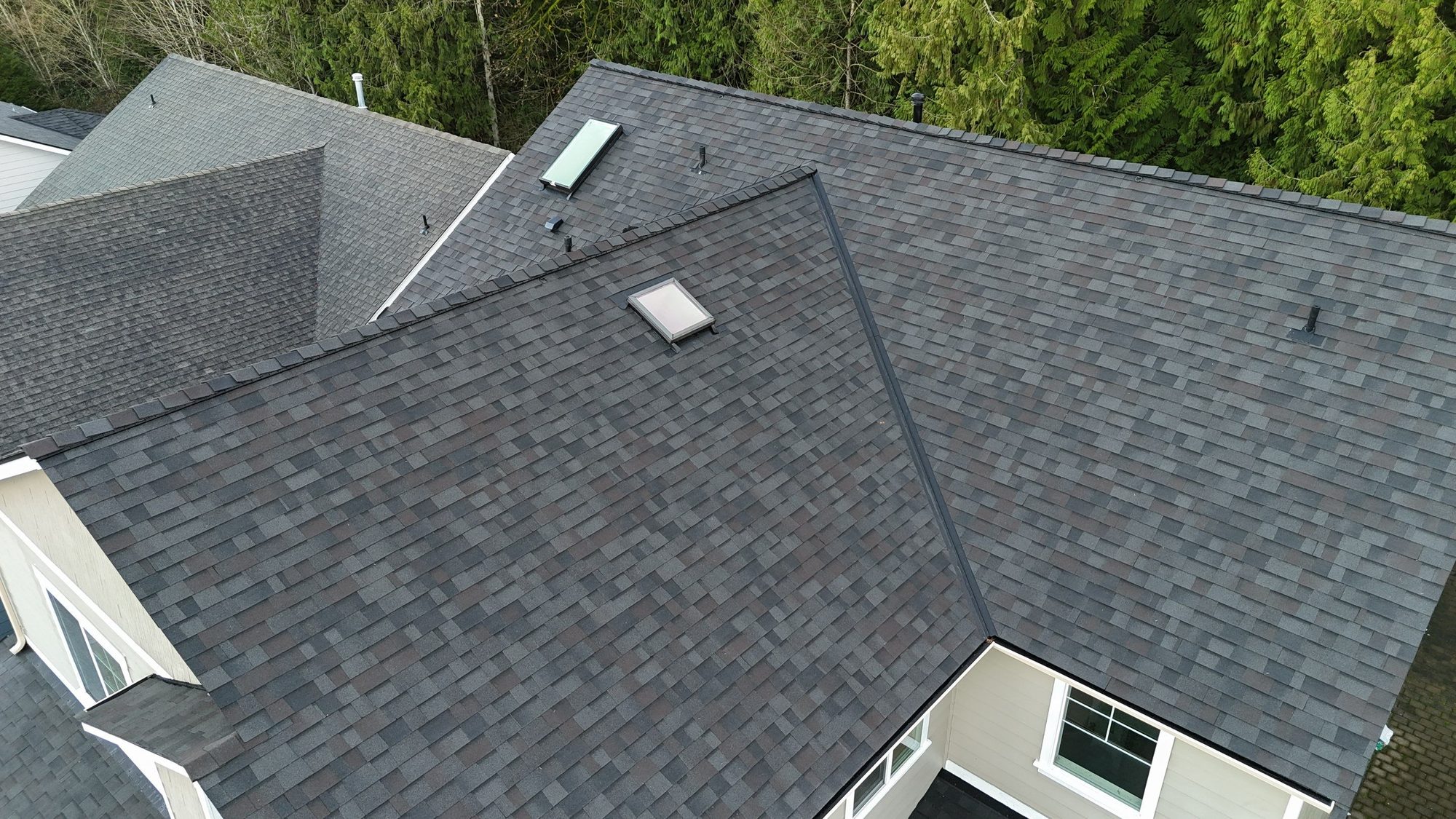 Amor Roofing Black Oak asphalt roof in Snohomish, aerial finished roof