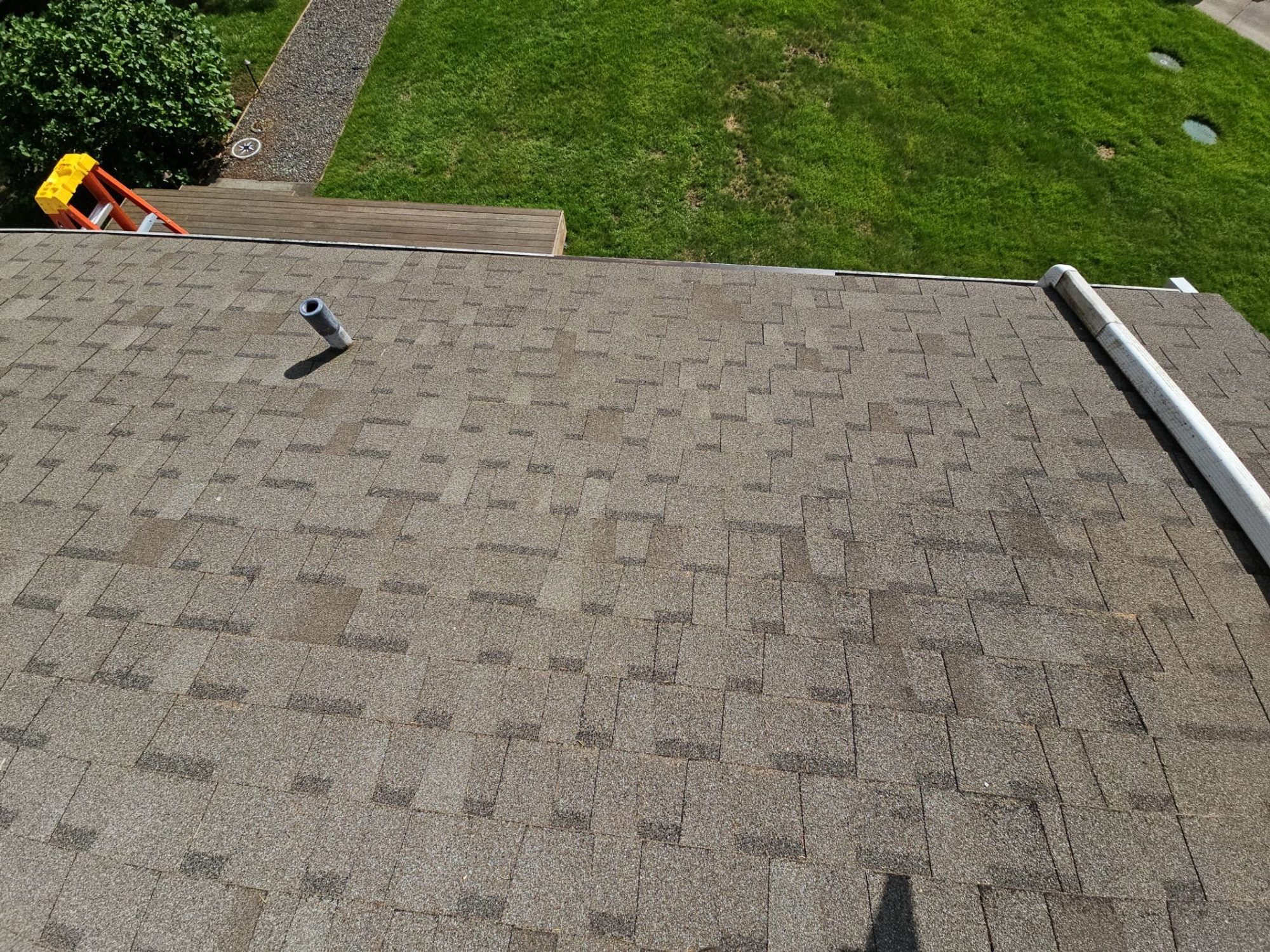 Finished Pabco Premier Weathered Wood asphalt shingle roof, Woodinville, WA