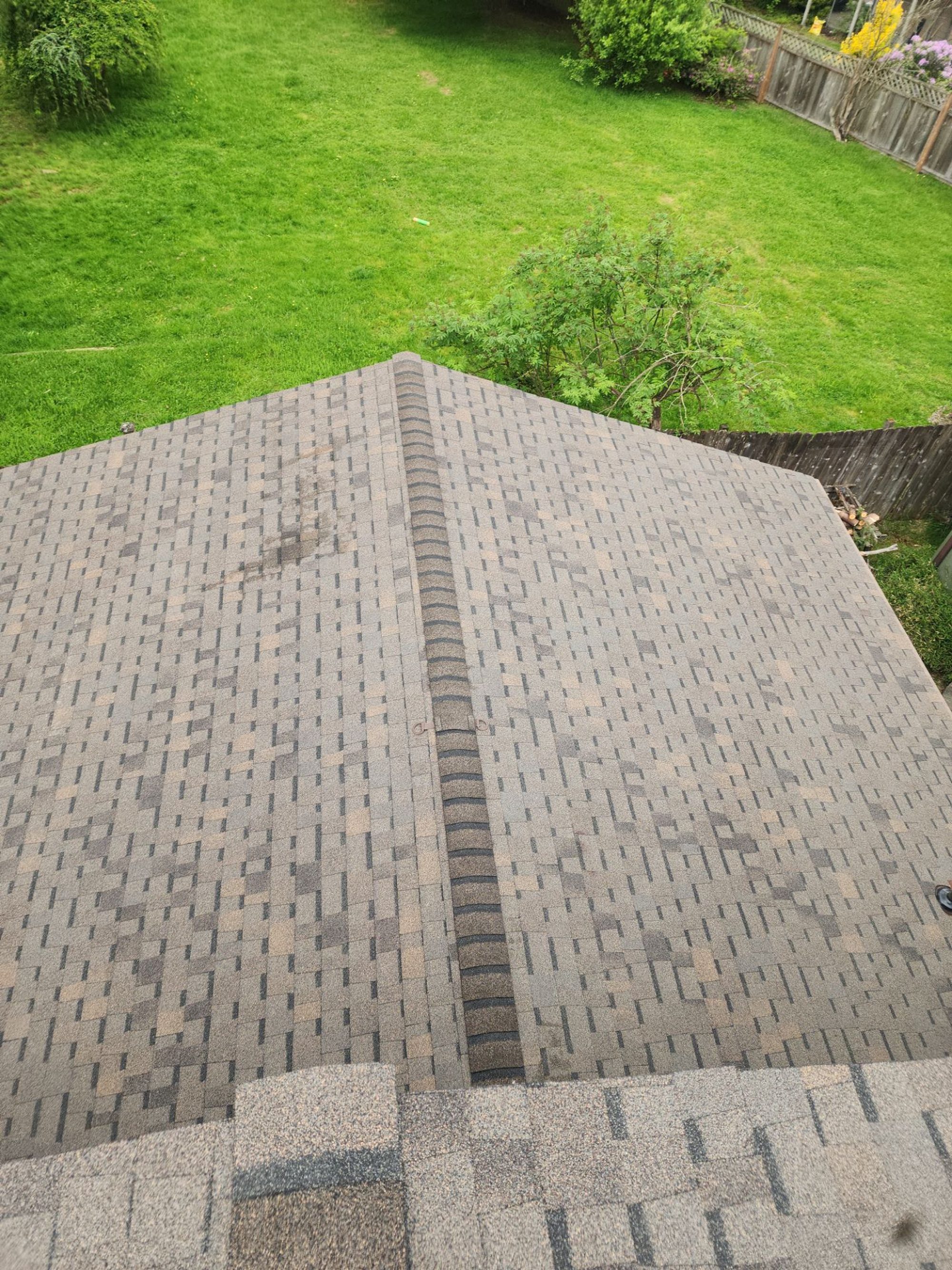 Amor Roofing Oakwood asphalt roof in Lynnwood, oakwood ridge aerial