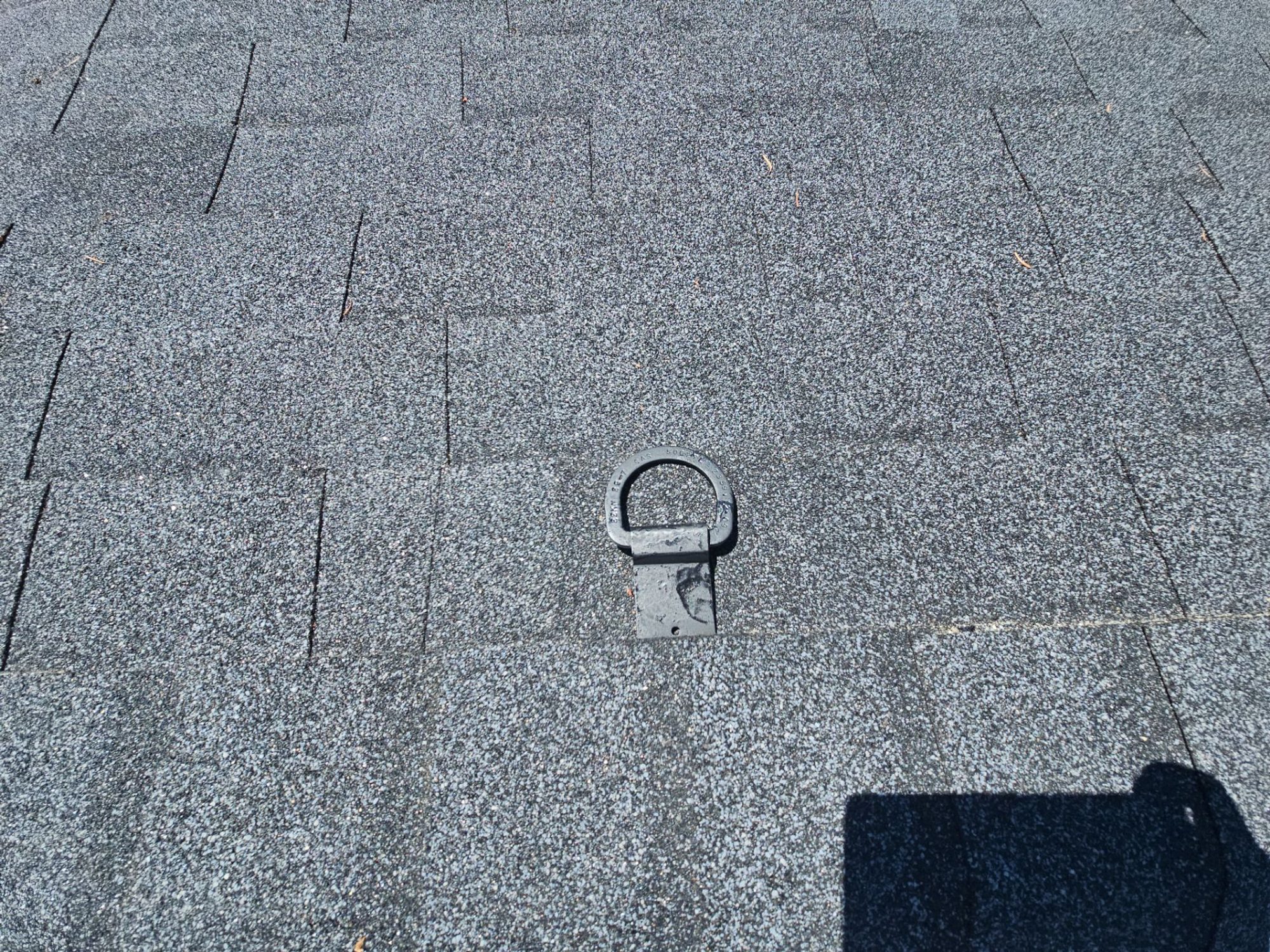 Amor Roofing Antique Black asphalt roof in Everett, a antique black shingles