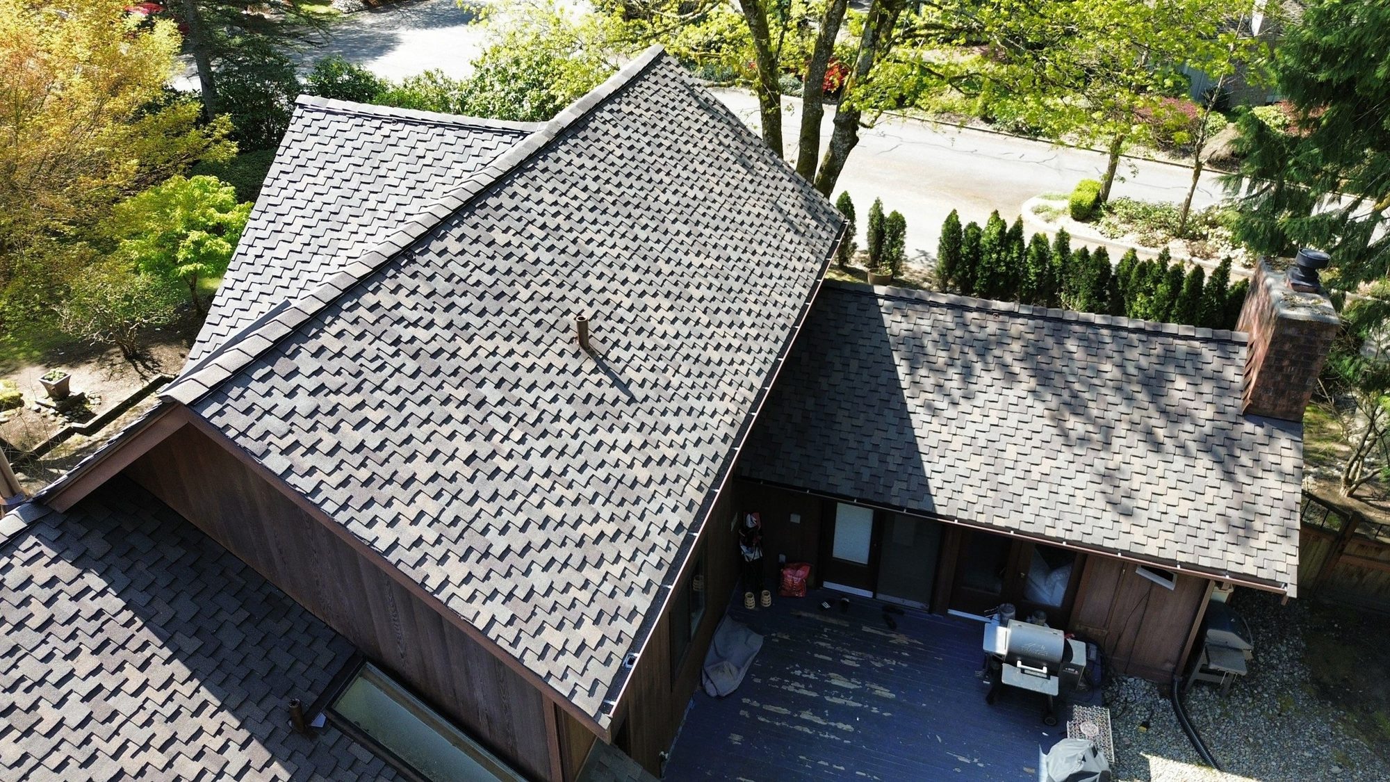 Drone view of the finished Presidential Shake Autumn Blend roof, Mill Creek, WA, by Amor Roofing