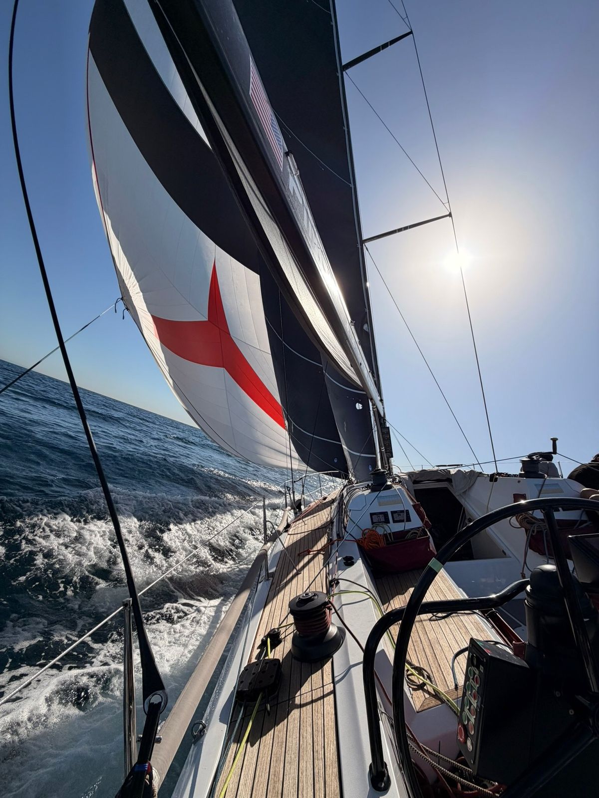 Reaching under spinnaker, seen from the helm