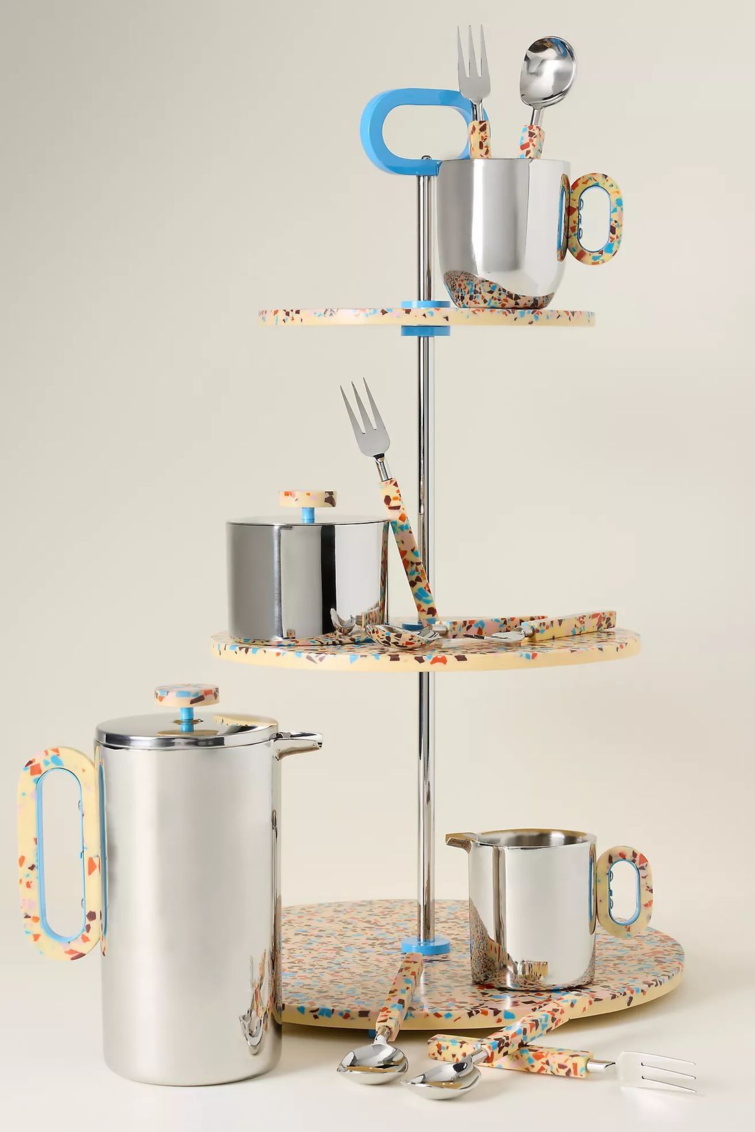 Three-tier serving tower