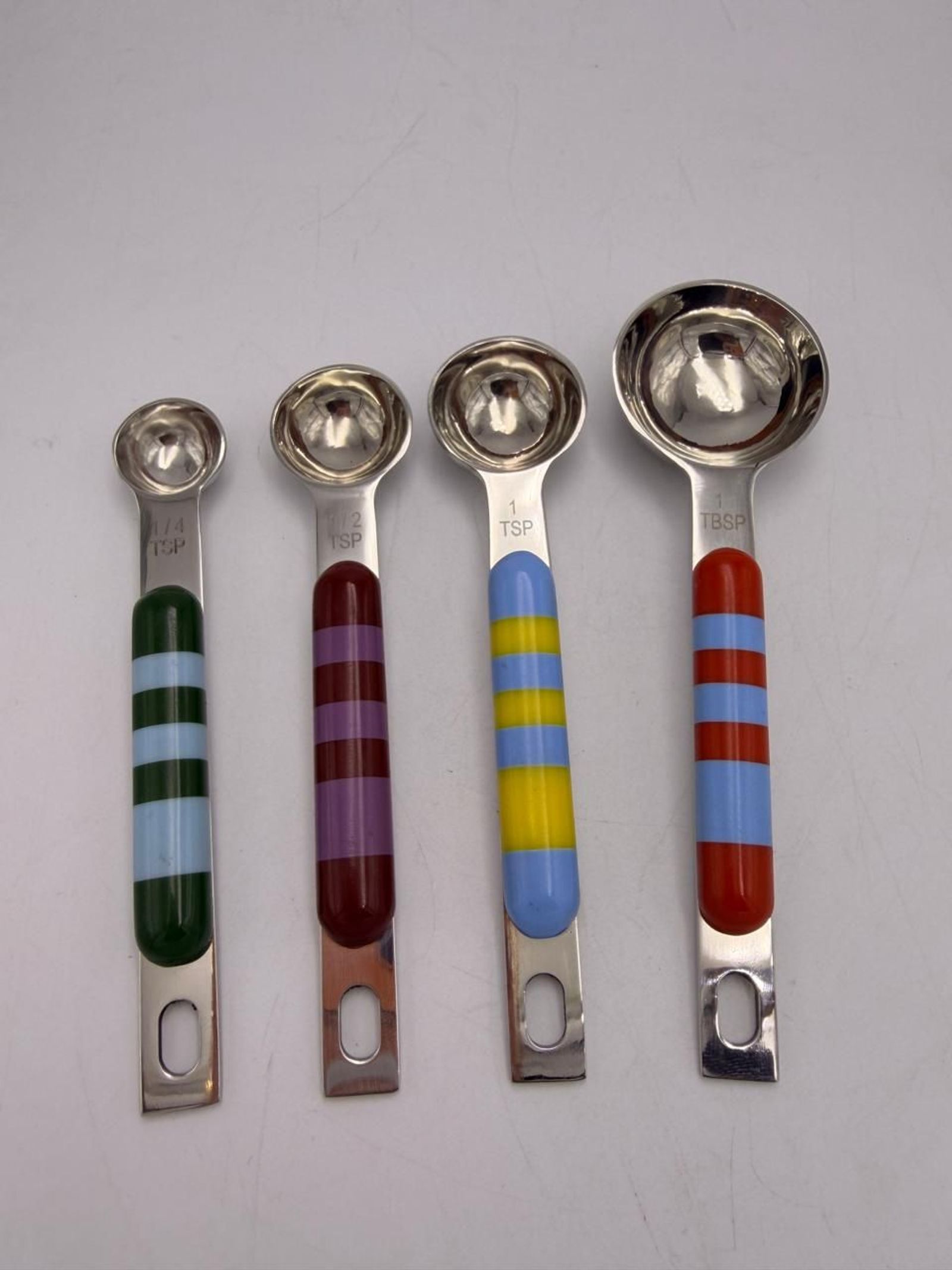 Striped-handle stainless measuring spoons