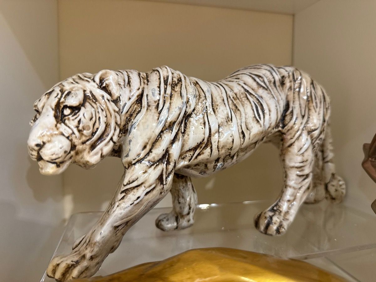 Cream glazed-look resin tiger statuette