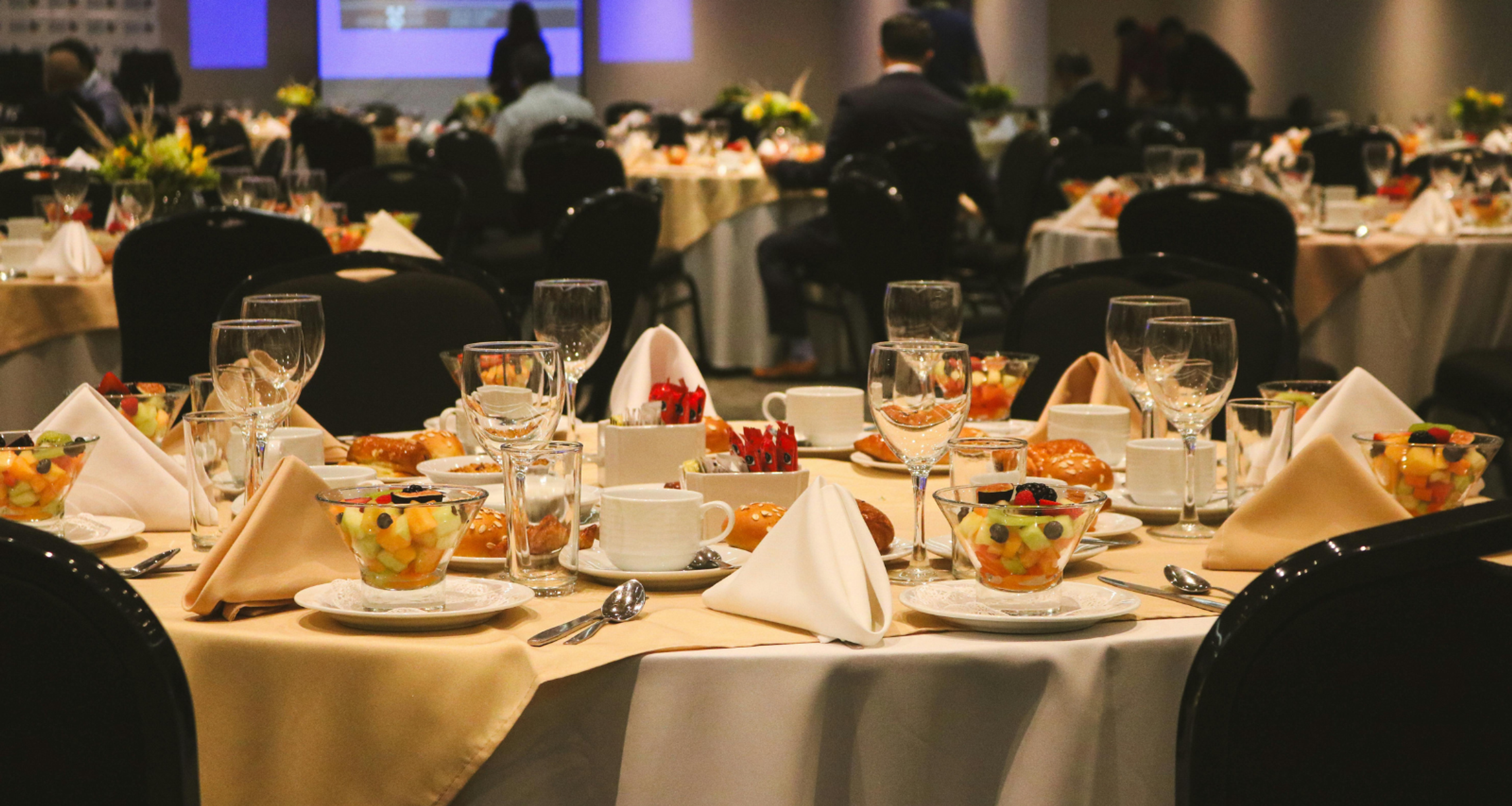 table assis diner entreprise