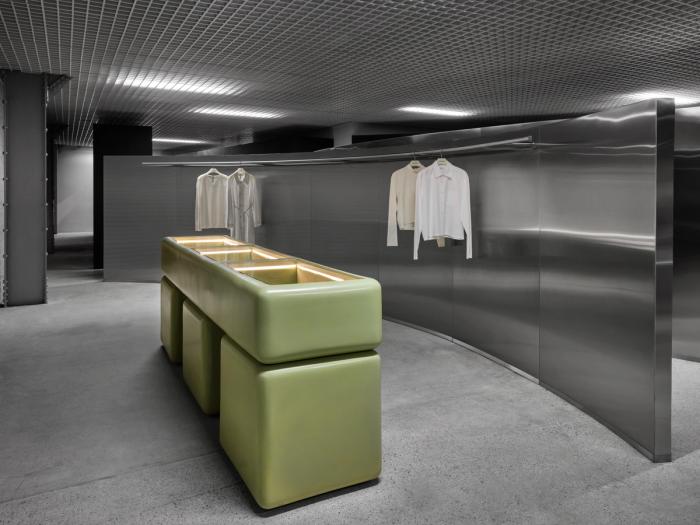 Missing alternative text