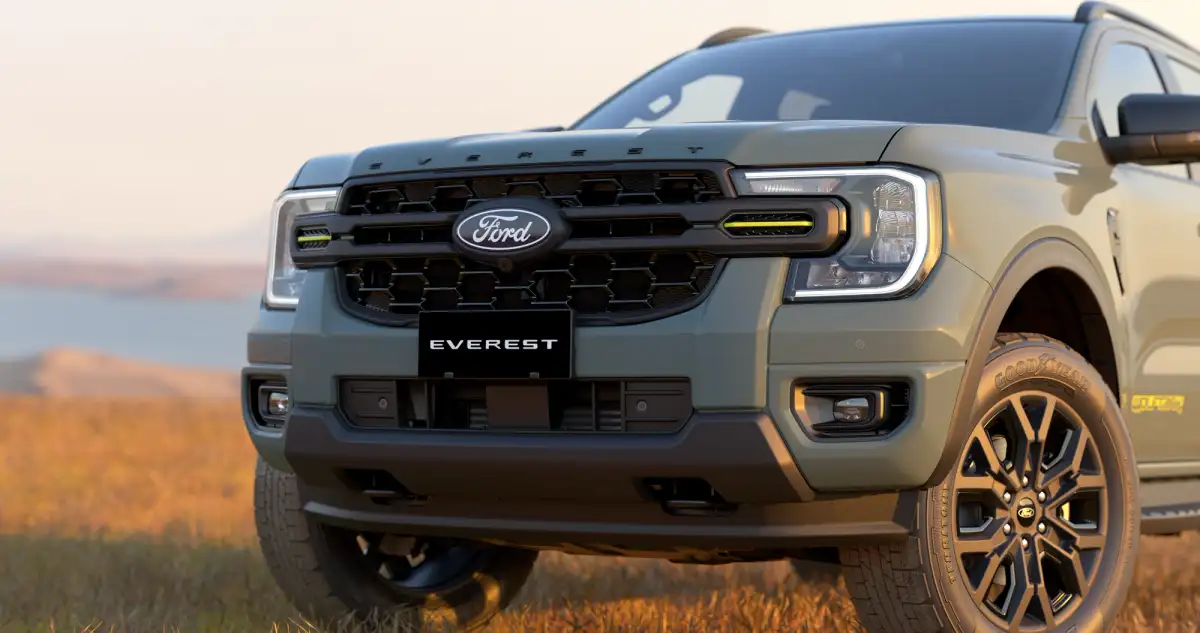 Ford Everest Wolftrak closeup of front exterior