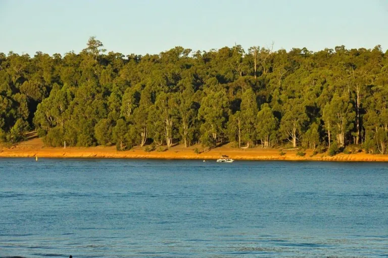 Magic at Waroona Dam