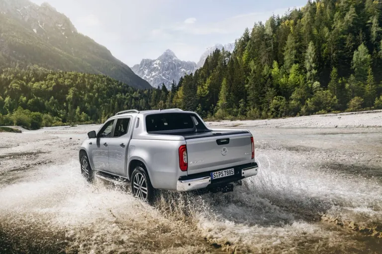 v6-Merc-X-class-5