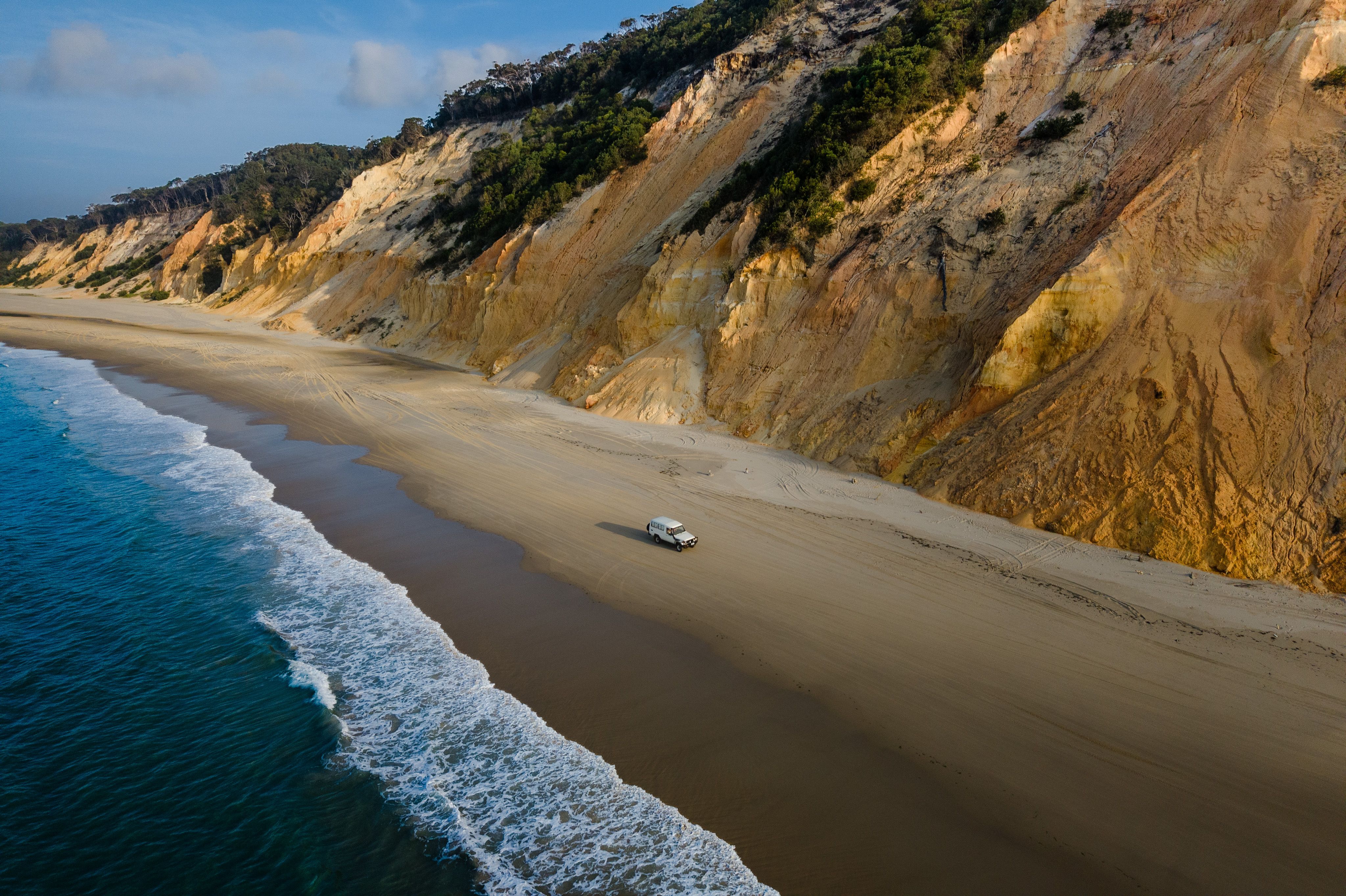 Teewah Beach sand cliffs