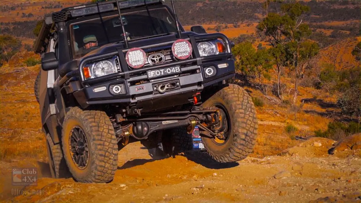 79 series toyota landcruiser rock crawling off road