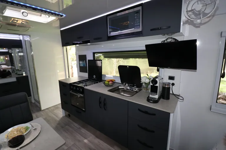 Mountain Trail LXV 6.7 kitchen layout