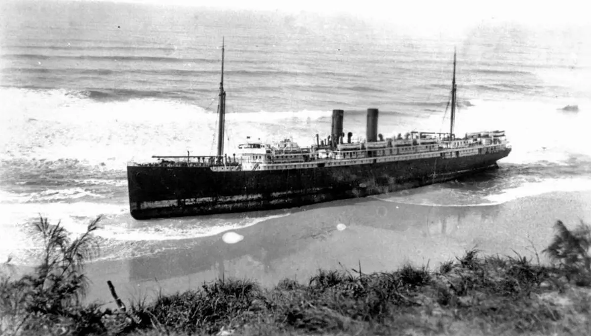 historical photo of the maheno shipwreck
