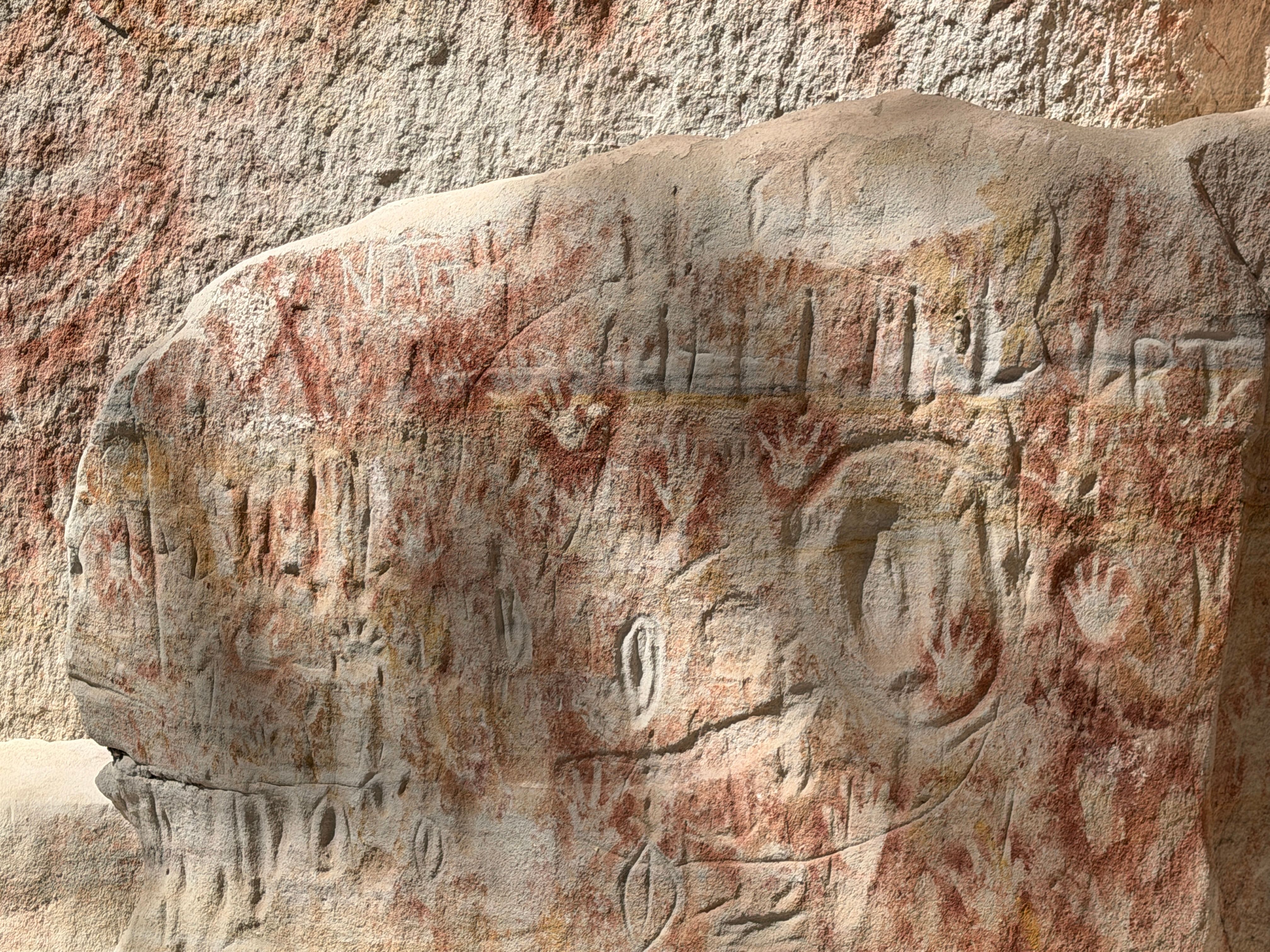 Aboriginal rock art in Carnarvon Gorge in Outback Queensland
