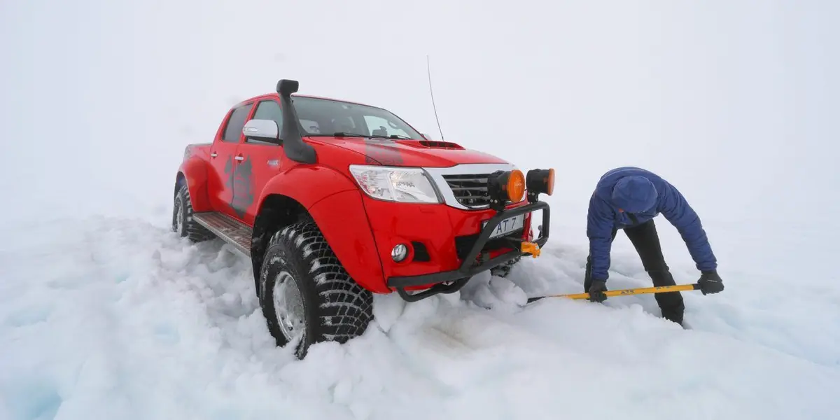 U4053-article-images_TRAVEL-iceland_image-3-1320x660