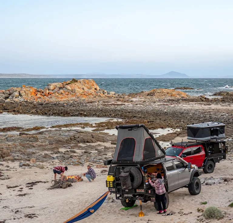 coastal camping with friends 4wd roof top tent