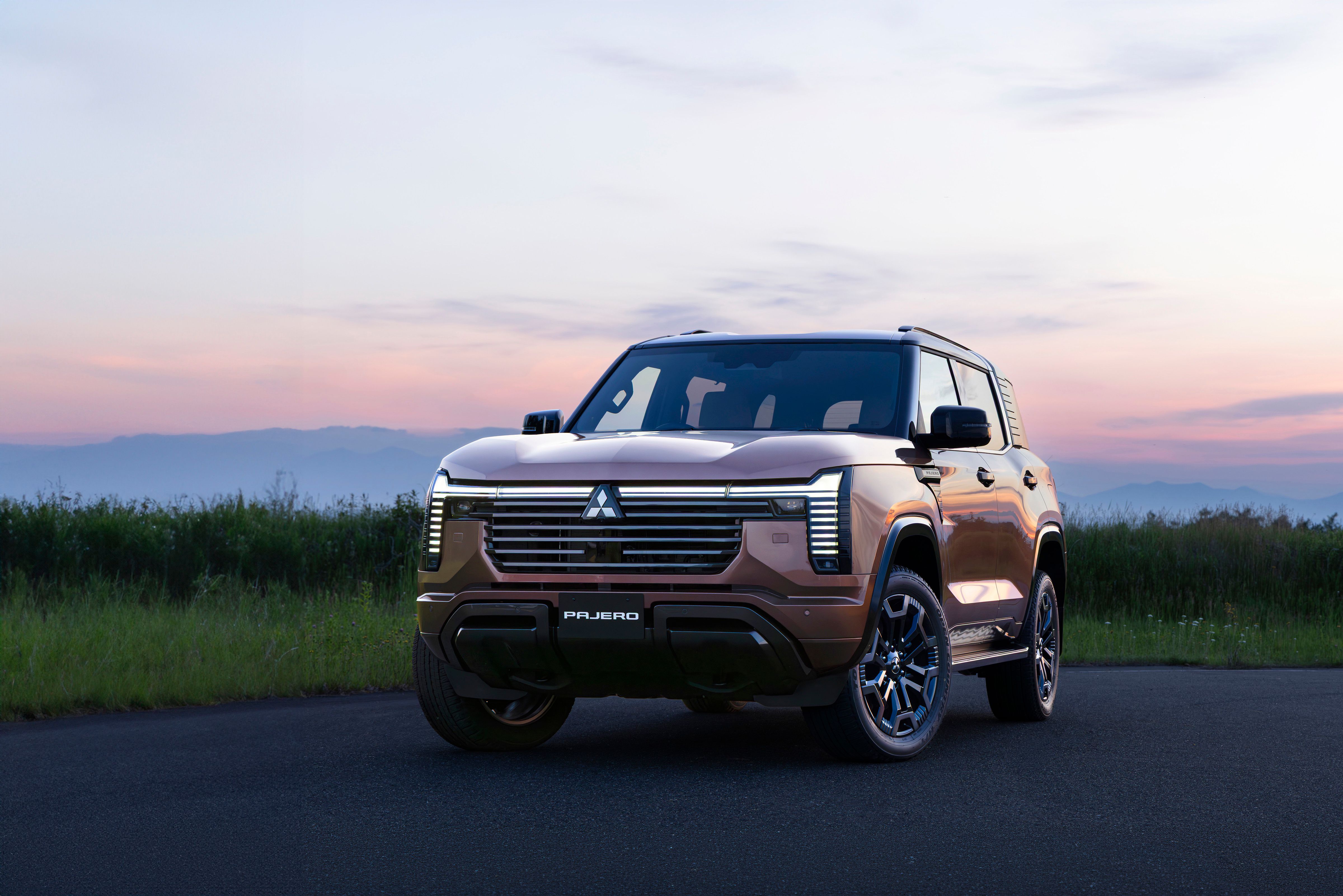 The new Mitsubishi Pajero in a copper colour