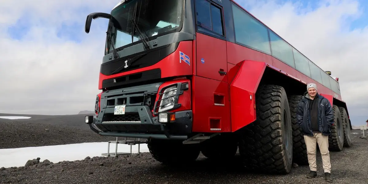 U4053-article-images_TRAVEL-iceland_image-5-1320x660