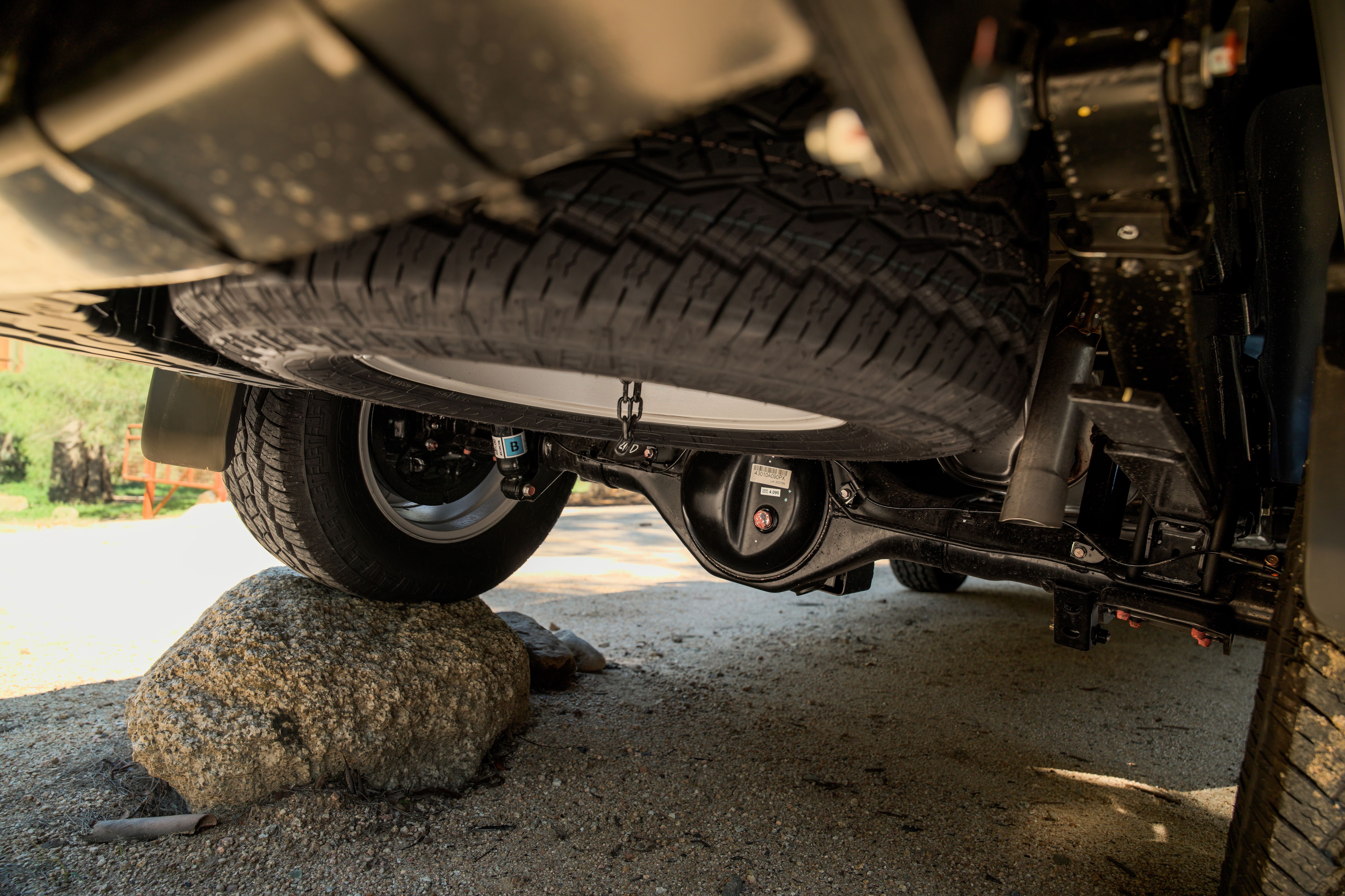 Nissan Navara 2026 underbody