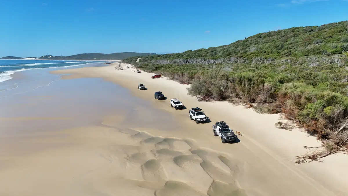 amarok leading convoy fraser island kgari