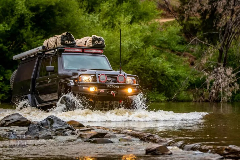 landcruiser water crossing