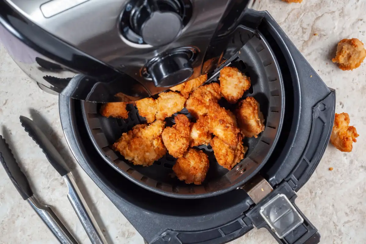 air fryer with chicken