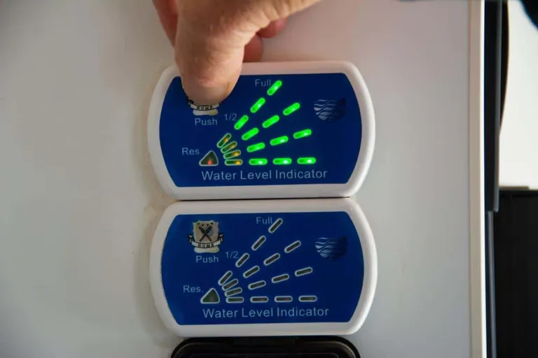 Water tank gauge