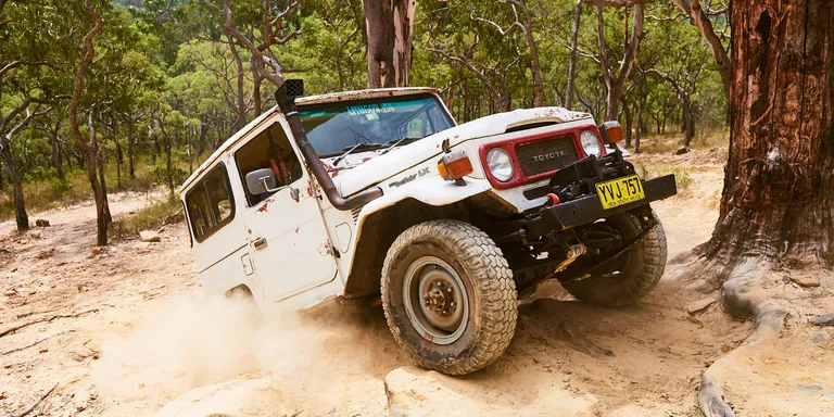 U4052-article-images_VEHICLES-custom-4x4-bj42_image-5