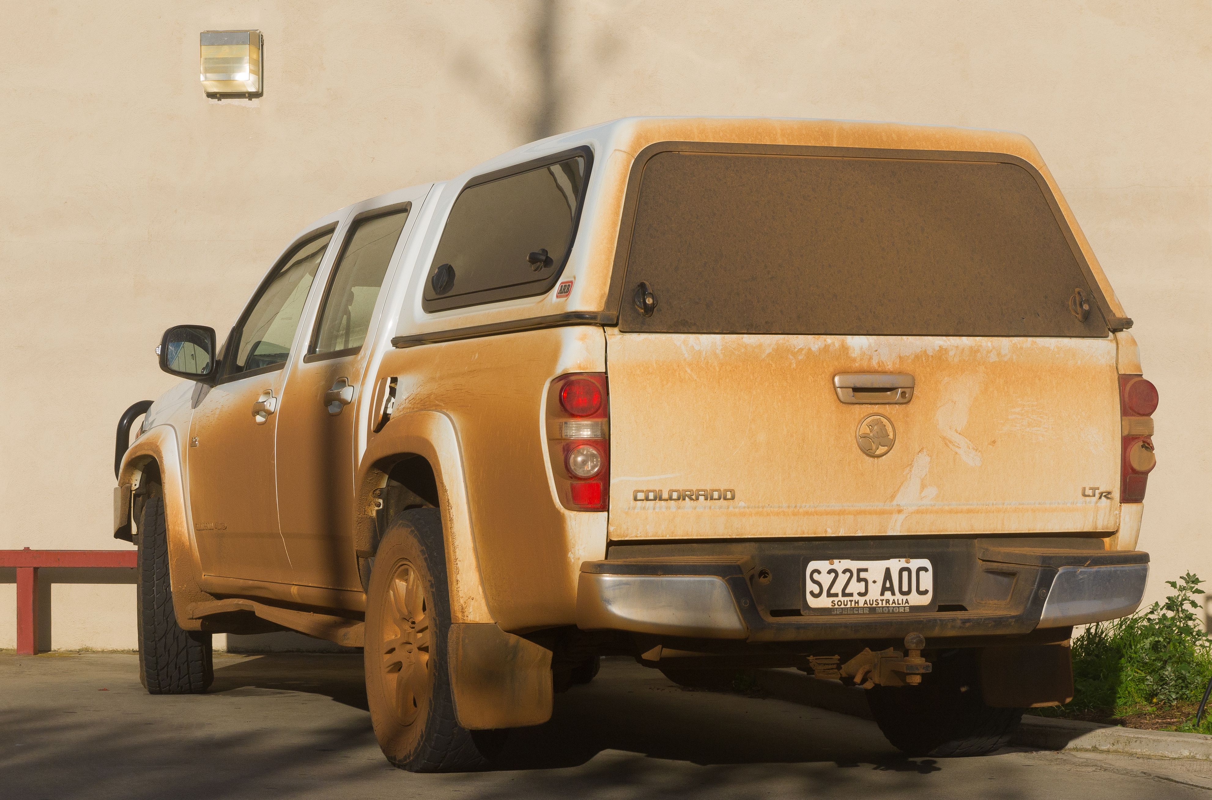 A dusty Holden Colorado