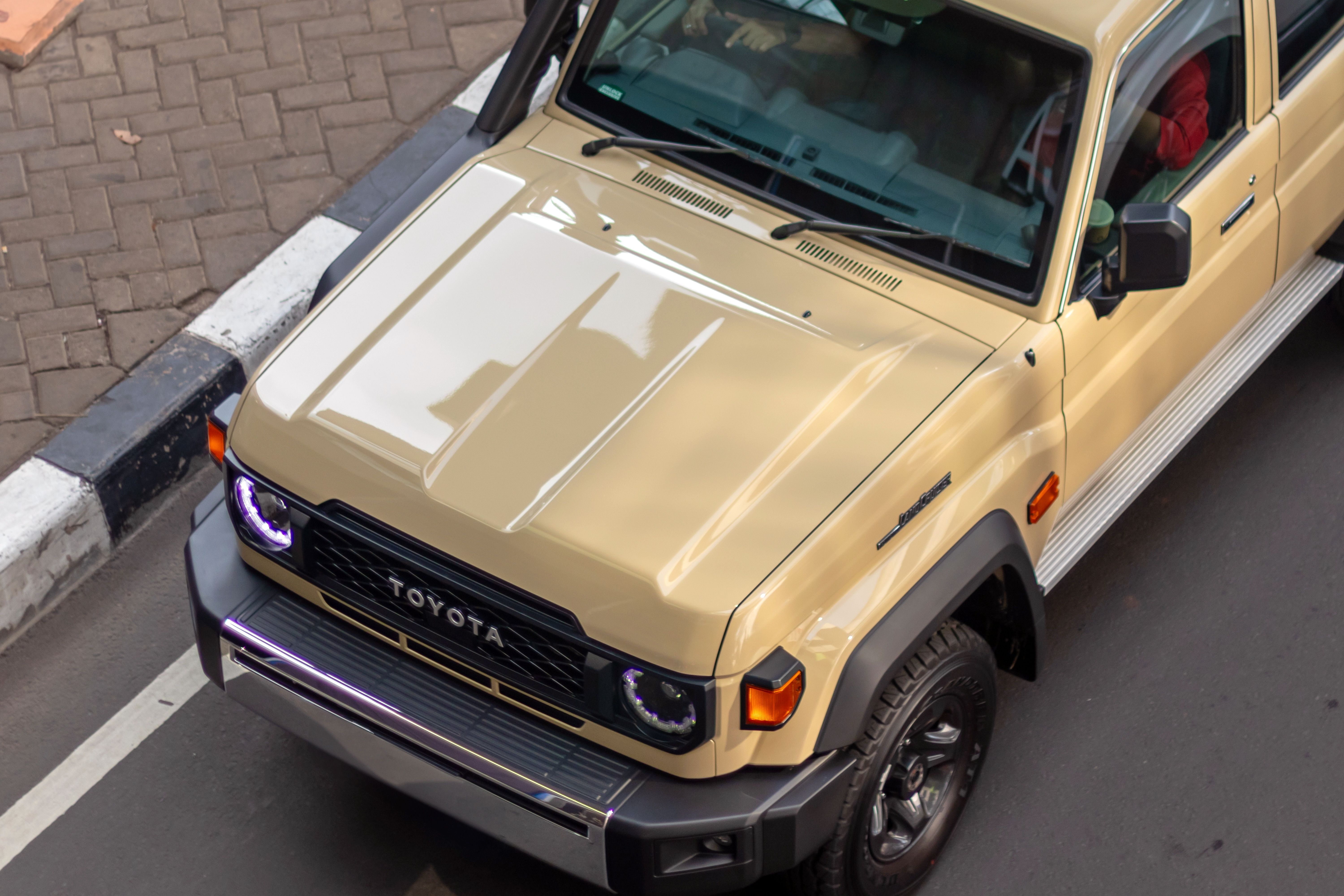 Toyota LandCruiser 70 Series' bonnet