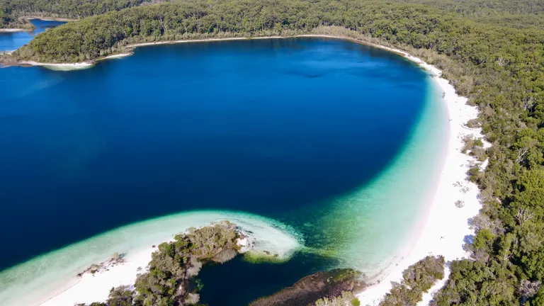 lake mckenzie kgari fraser island