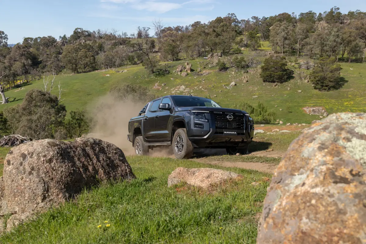 2026 Nissan Navara driving off road