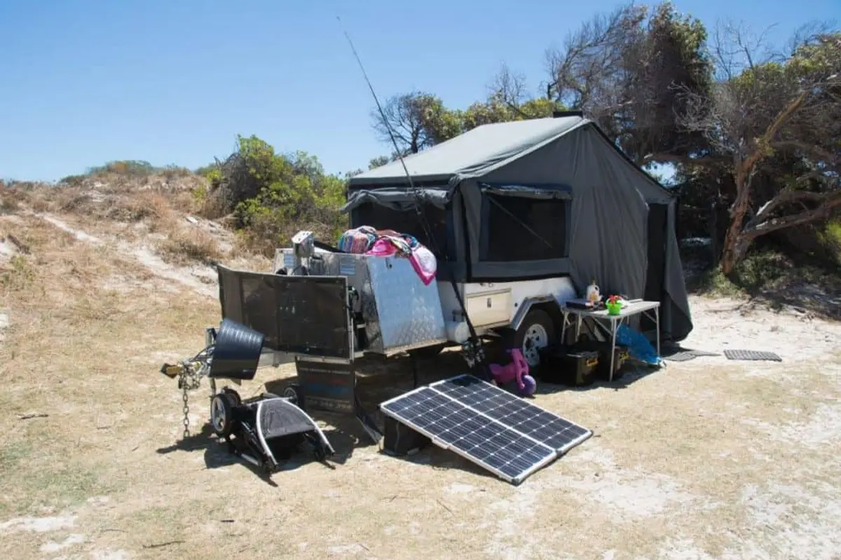 Camper trailer hard floor