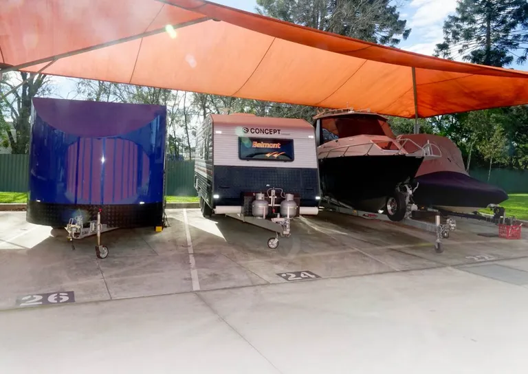 Caravan-Storage-1068x756