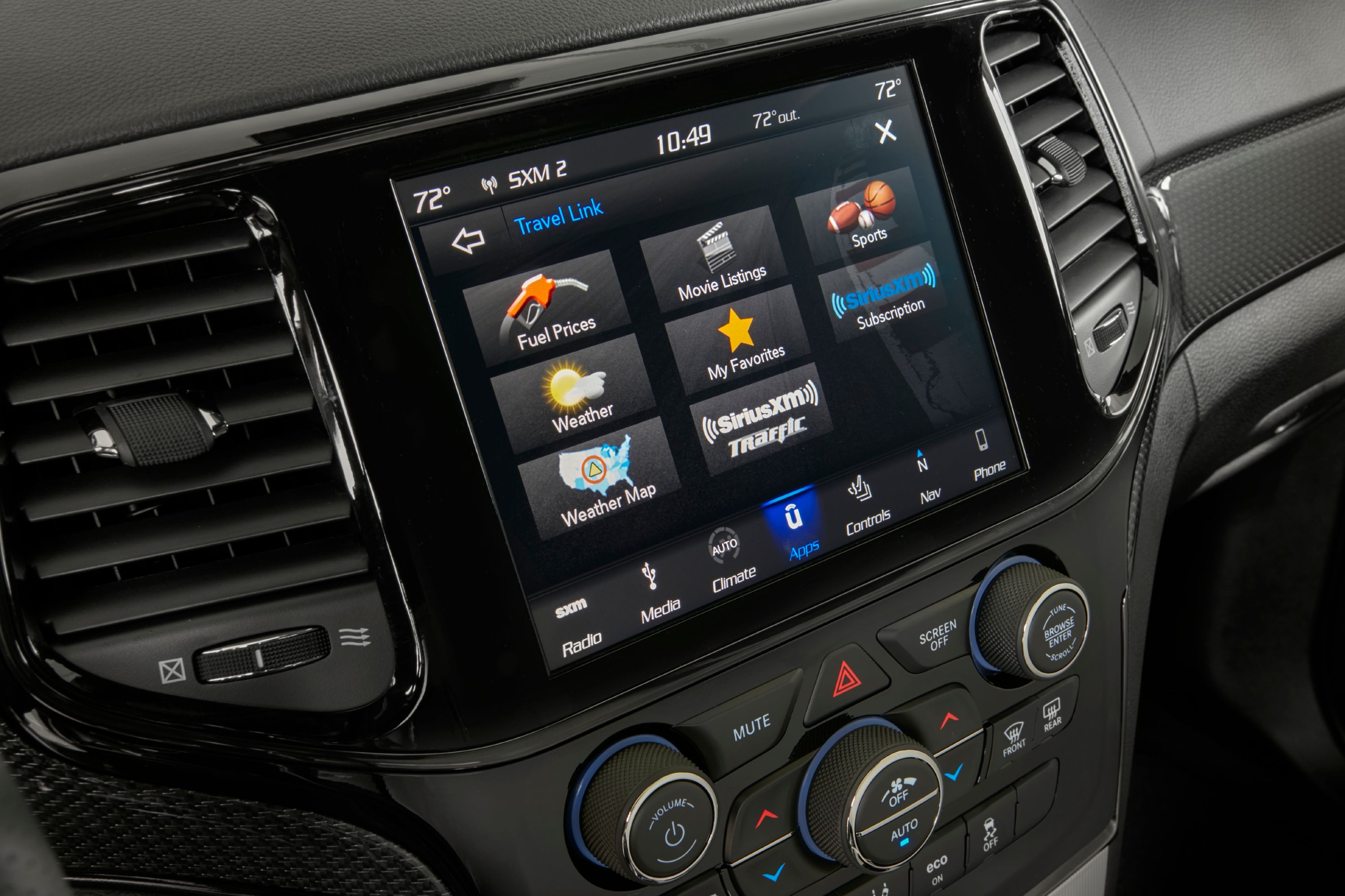 Infotainment system of a Jeep Grand Cherokee Trackhawk