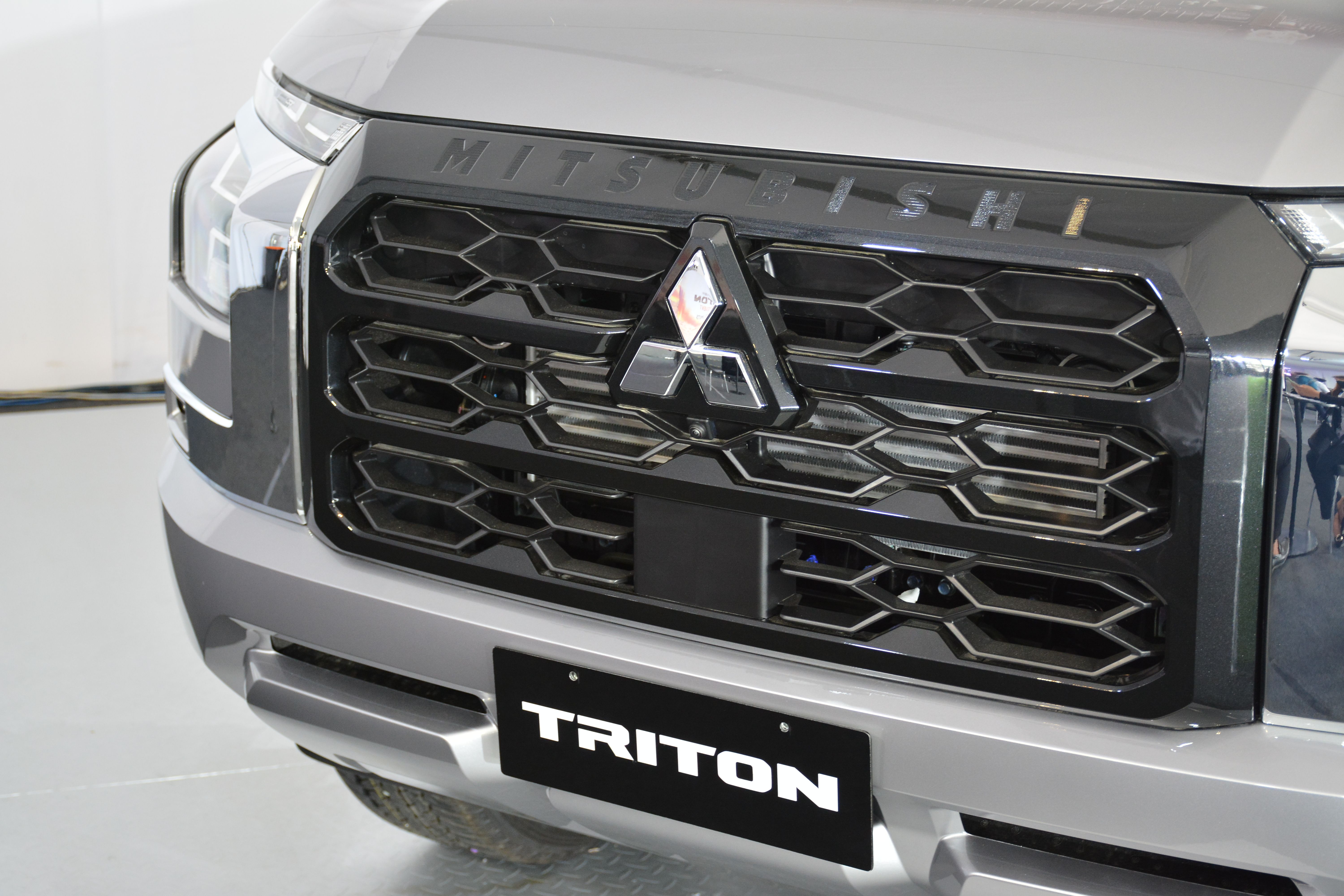 closeup of mitsubishi triton grill
