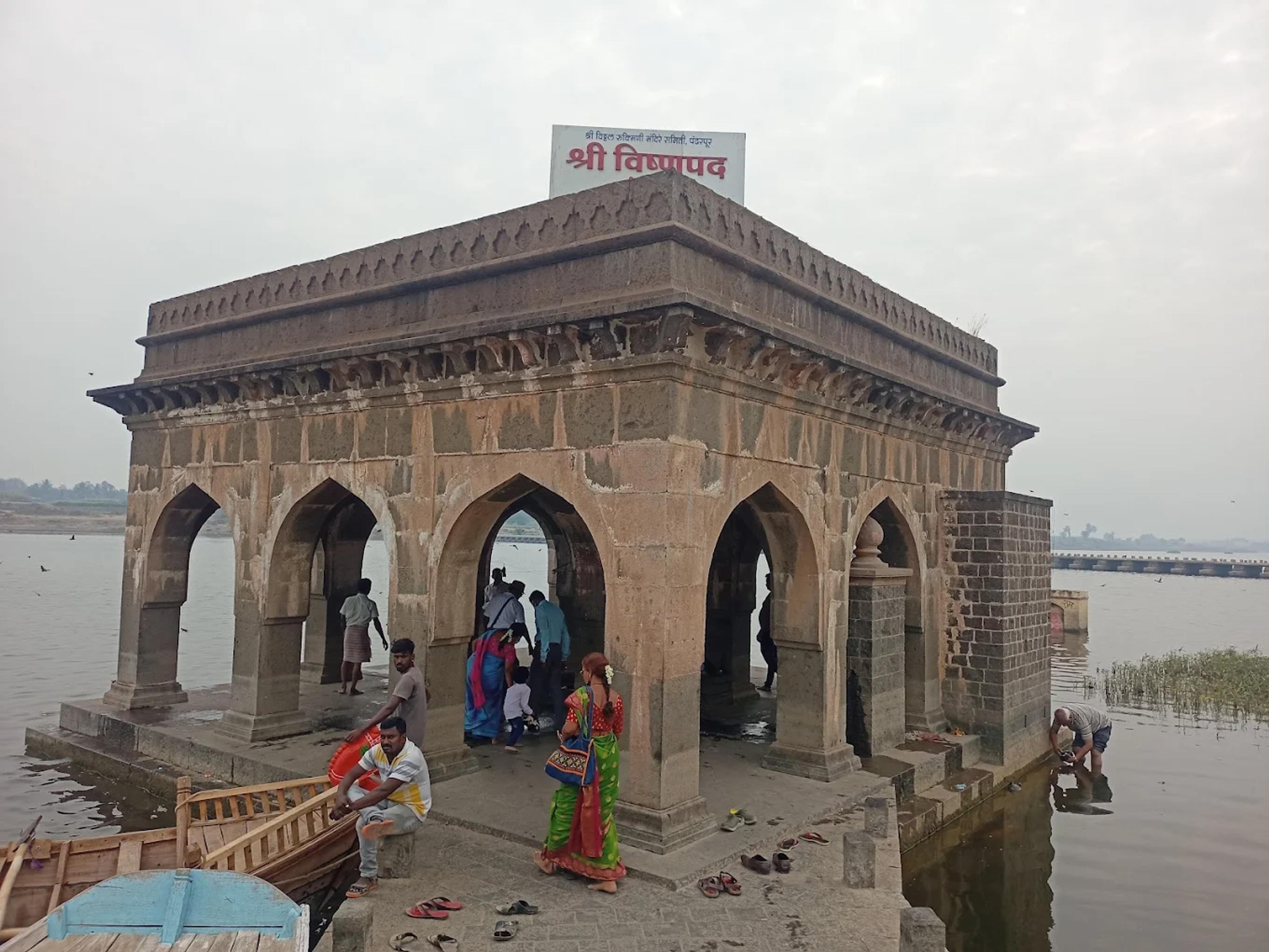 Gallery image 3 of Vishnupad Temple